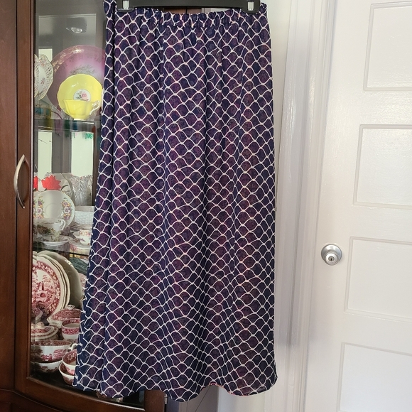 LIZ CLAIBORNE NY Reversible Maxi Skirt Size Medium - Picture 5 of 6